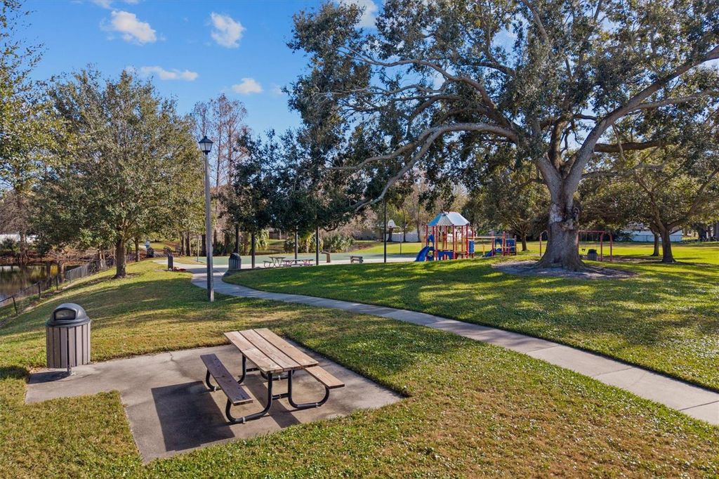 Image 61 of property listing at 1135 SHADY LANE DRIVE, Orlando, FL 32804