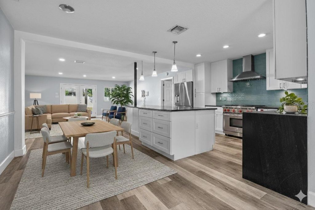 Image 10 of property listing at 1135 SHADY LANE DRIVE, Orlando, FL 32804