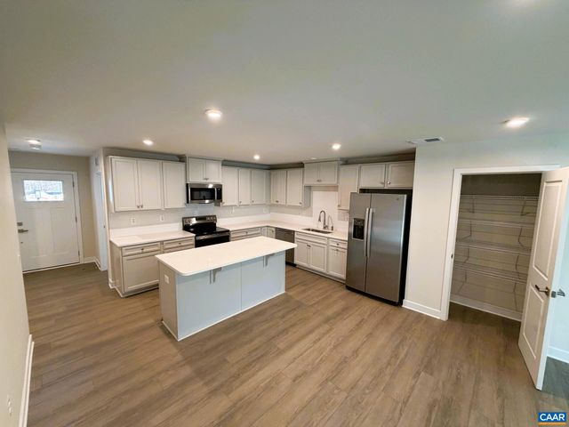 5130 LAZY BRANCH LN, Keswick, VA 22947