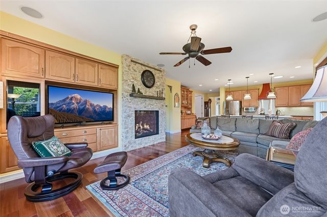 23018 NE 128th Place, Redmond, WA 98053