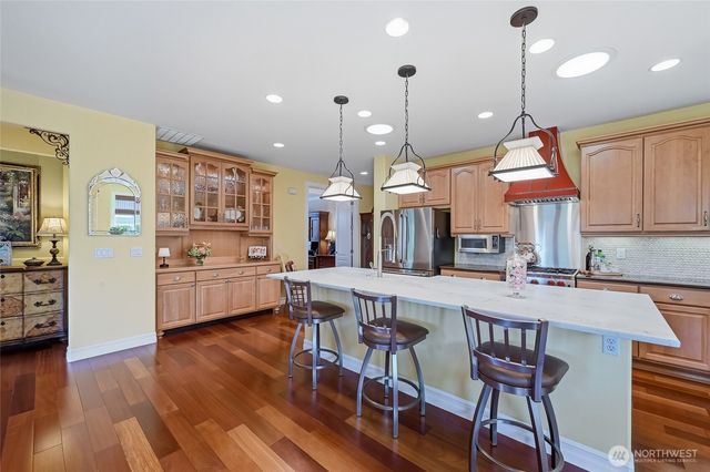 23018 NE 128th Place, Redmond, WA 98053