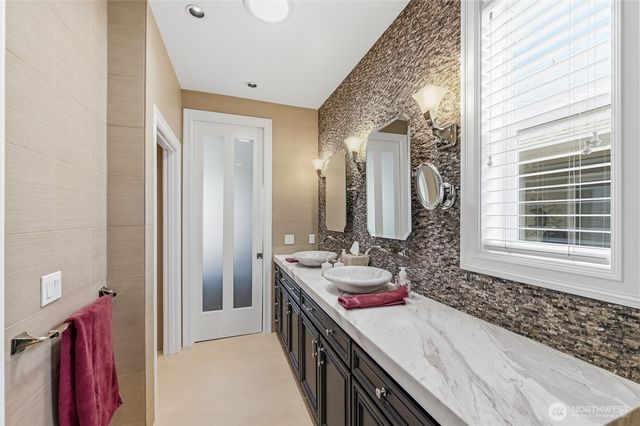 23018 NE 128th Place, Redmond, WA 98053