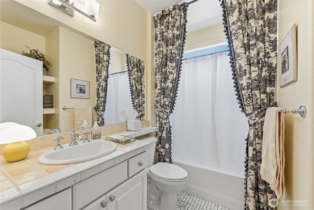 23018 NE 128th Place, Redmond, WA 98053