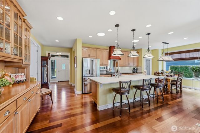 23018 NE 128th Place, Redmond, WA 98053