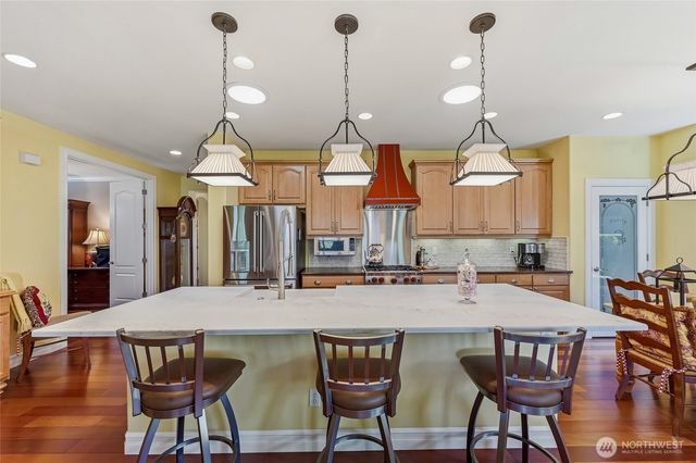 23018 NE 128th Place, Redmond, WA 98053