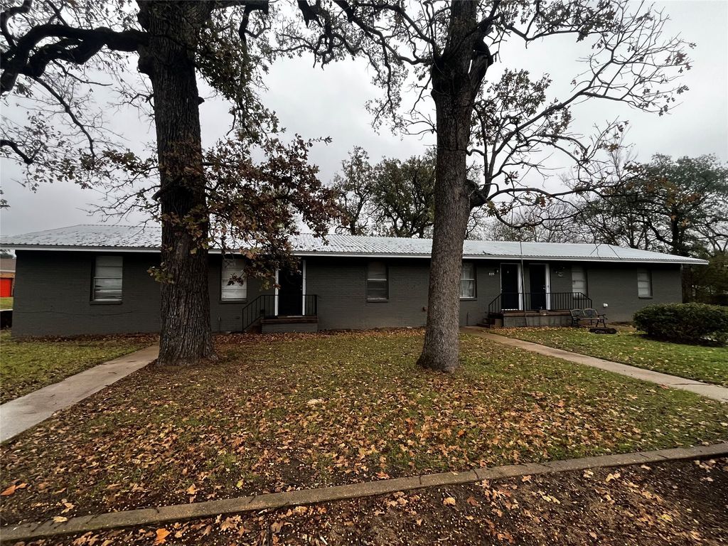 622 N Main Street, Grand Saline, TX 75140