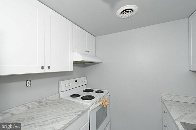 608 EASTON RD, Willow Grove, PA 19090