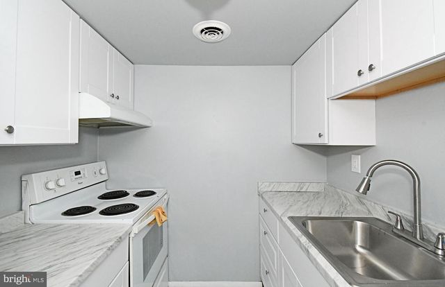 608 EASTON RD, Willow Grove, PA 19090