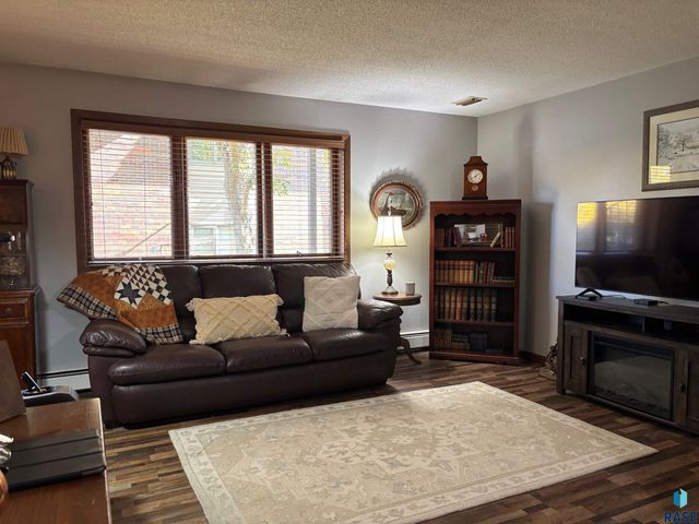 3712 S Terry Ave Avenue 103, Sioux Falls, SD 57106