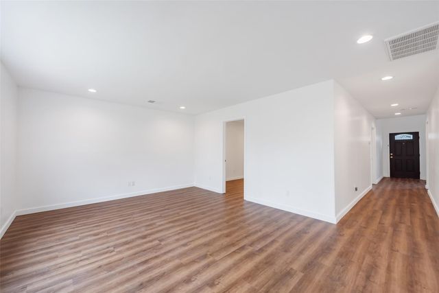 11703 N Perry Avenue, Houston, TX 77071