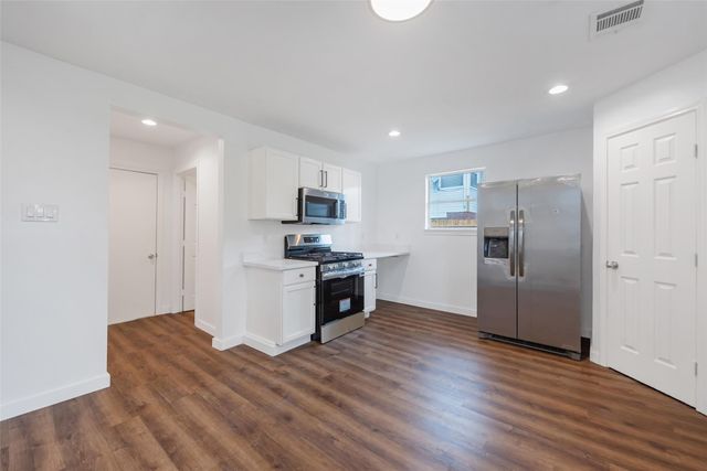 11703 N Perry Avenue, Houston, TX 77071