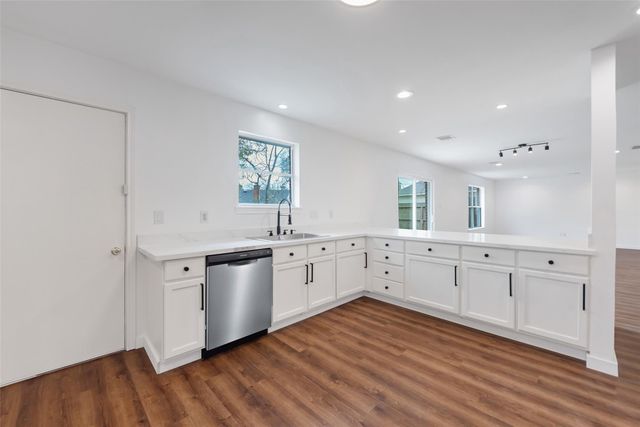 11703 N Perry Avenue, Houston, TX 77071