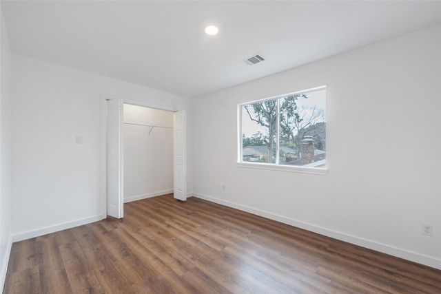 11703 N Perry Avenue, Houston, TX 77071