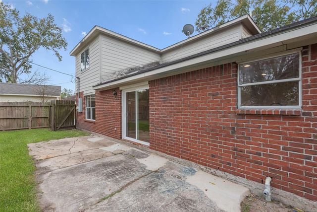 11703 N Perry Avenue, Houston, TX 77071