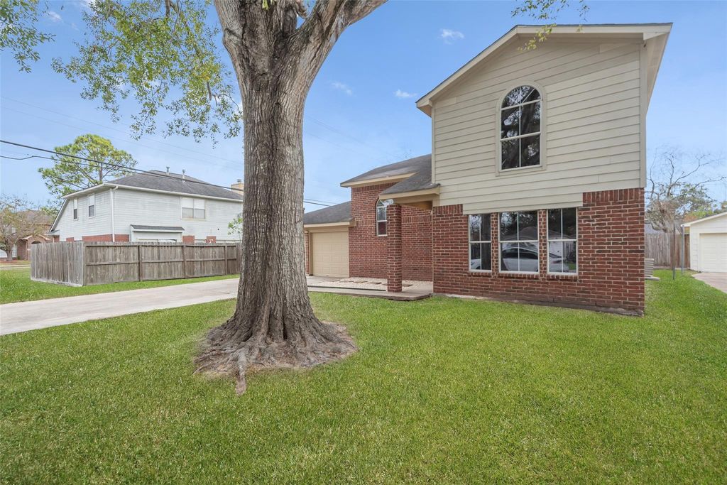 11703 N Perry Avenue, Houston, TX 77071