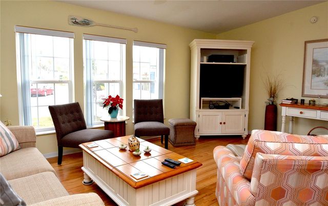 817 S GREEN CIRCLE, Venice, FL 34285