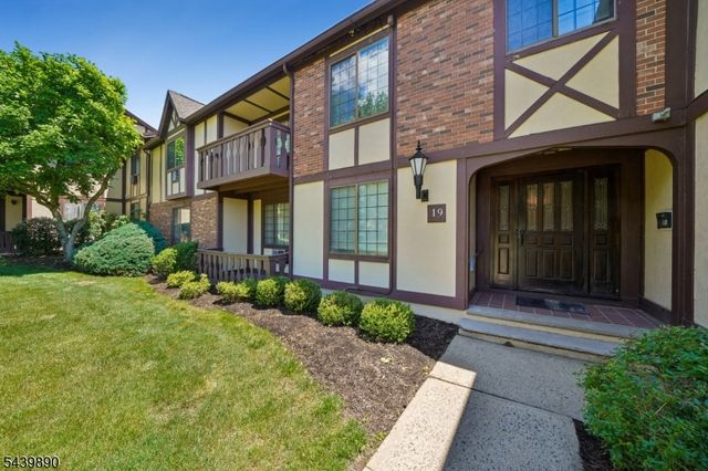 19 Kensington Rd 19H, Chatham Twp., NJ 07928