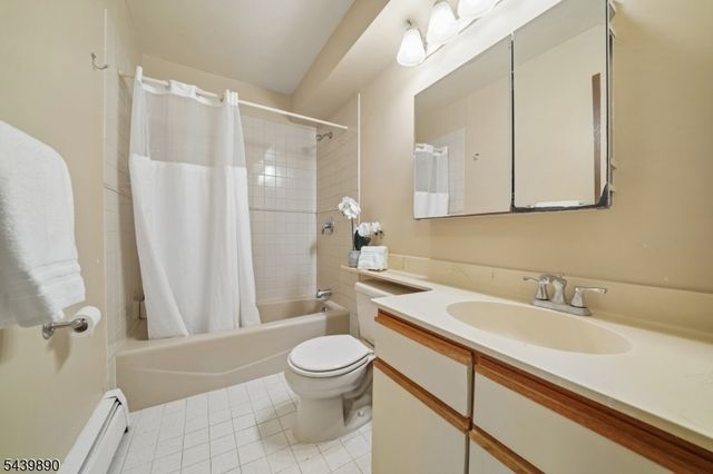 19 Kensington Rd 19H, Chatham Twp., NJ 07928