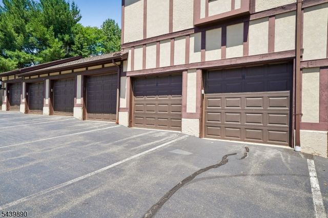 19 Kensington Rd 19H, Chatham Twp., NJ 07928