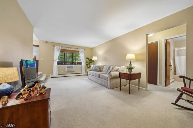 19 Kensington Rd 19H, Chatham Twp., NJ 07928
