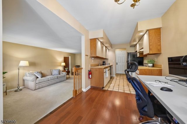 19 Kensington Rd 19H, Chatham Twp., NJ 07928