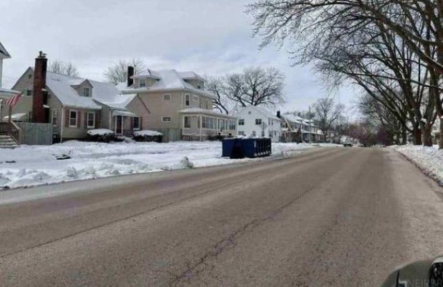 1621 W 3rd Street, Waterloo, IA 50701
