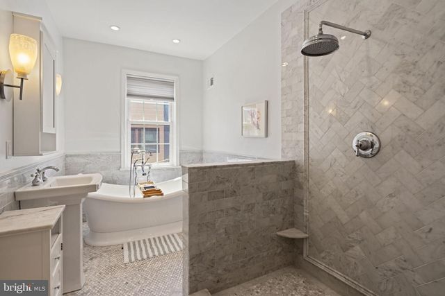 311 PEMBERTON ST, Philadelphia, PA 19147