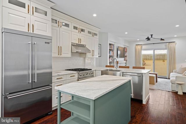 311 PEMBERTON ST, Philadelphia, PA 19147