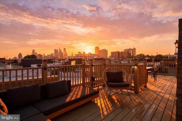 311 PEMBERTON ST, Philadelphia, PA 19147
