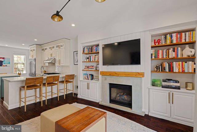 311 PEMBERTON ST, Philadelphia, PA 19147