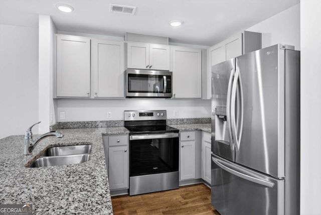 215 Coneflower Road, Bloomingdale, GA 31302