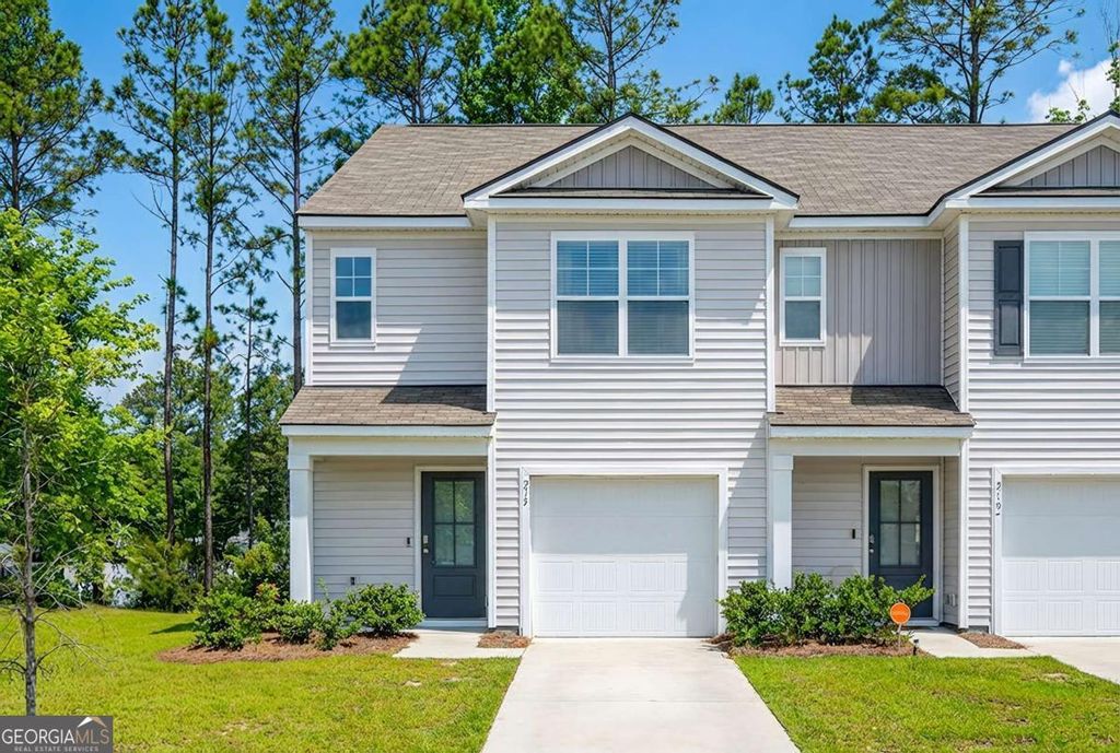 215 Coneflower Road, Bloomingdale, GA 31302