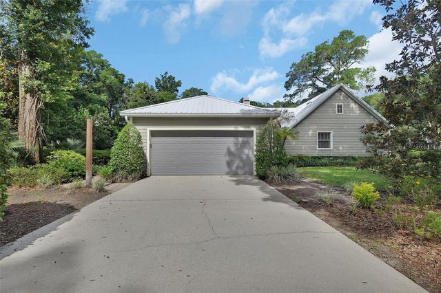 411 GARDEN STREET, Lake Helen, FL 32744