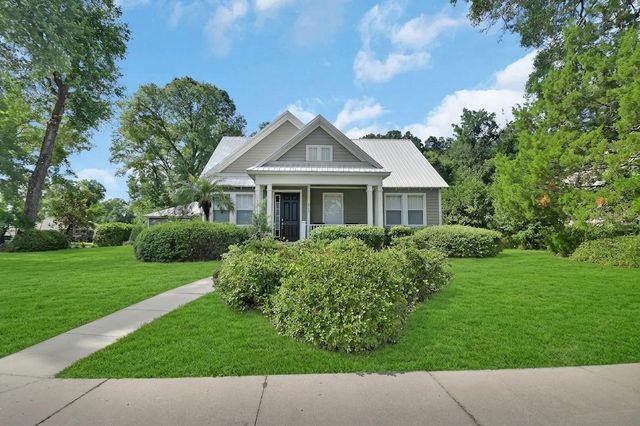 411 GARDEN STREET, Lake Helen, FL 32744