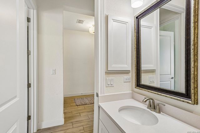 22826 Rio Salado, San Antonio, TX 78261