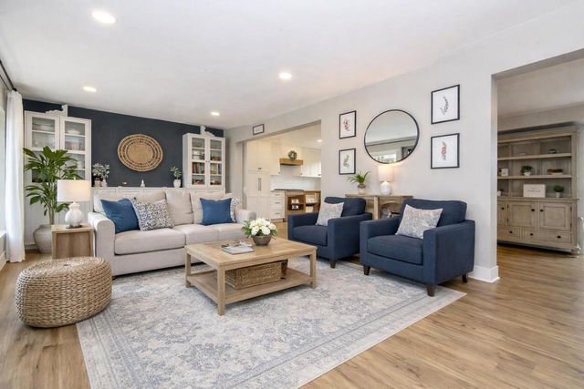 W301S3618 Snowdon DRIVE, Waukesha, WI 53189