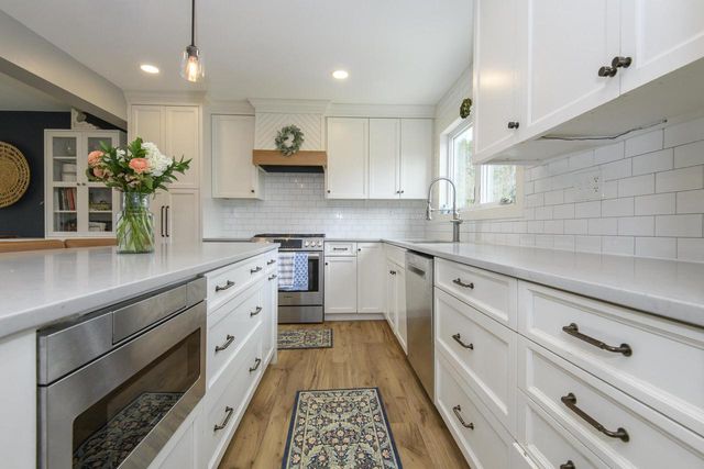 W301S3618 Snowdon DRIVE, Waukesha, WI 53189