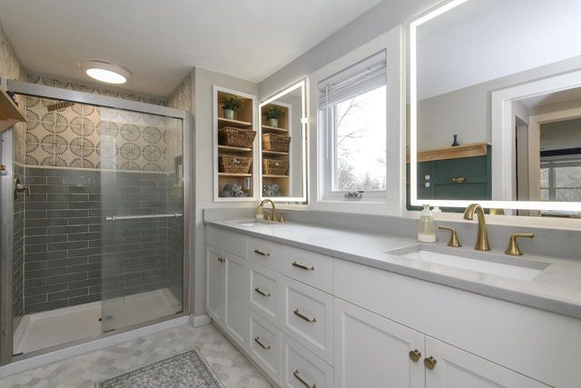 W301S3618 Snowdon DRIVE, Waukesha, WI 53189