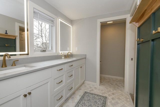 W301S3618 Snowdon DRIVE, Waukesha, WI 53189