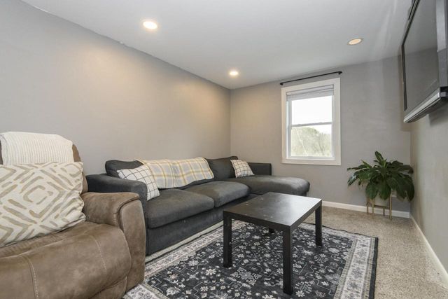 W301S3618 Snowdon DRIVE, Waukesha, WI 53189