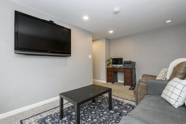 W301S3618 Snowdon DRIVE, Waukesha, WI 53189