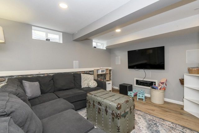 W301S3618 Snowdon DRIVE, Waukesha, WI 53189