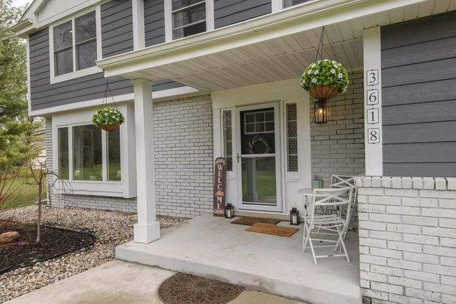 W301S3618 Snowdon DRIVE, Waukesha, WI 53189