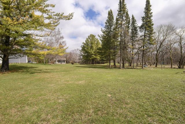 W301S3618 Snowdon DRIVE, Waukesha, WI 53189