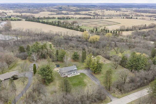 W301S3618 Snowdon DRIVE, Waukesha, WI 53189