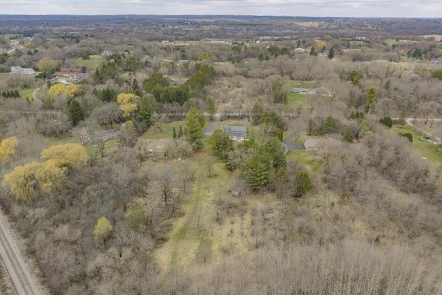 W301S3618 Snowdon DRIVE, Waukesha, WI 53189