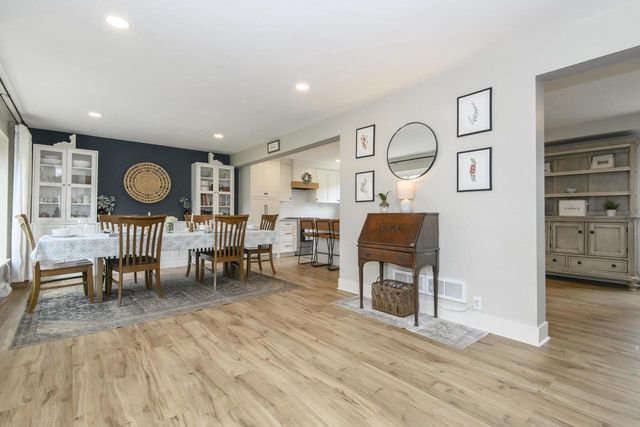 W301S3618 Snowdon DRIVE, Waukesha, WI 53189