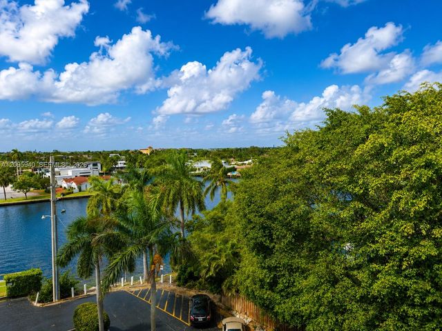 1881 Middle River Drive 604, Fort Lauderdale, FL 33305
