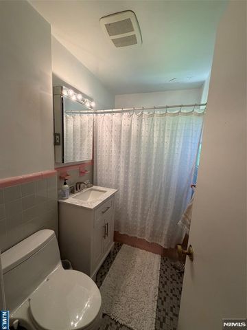 3 Spruce Place, Ho-ho-kus, NJ 07423