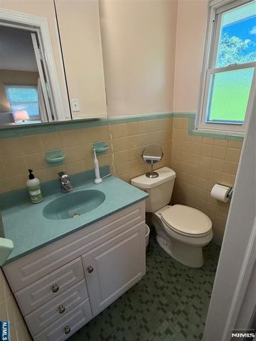 3 Spruce Place, Ho-ho-kus, NJ 07423